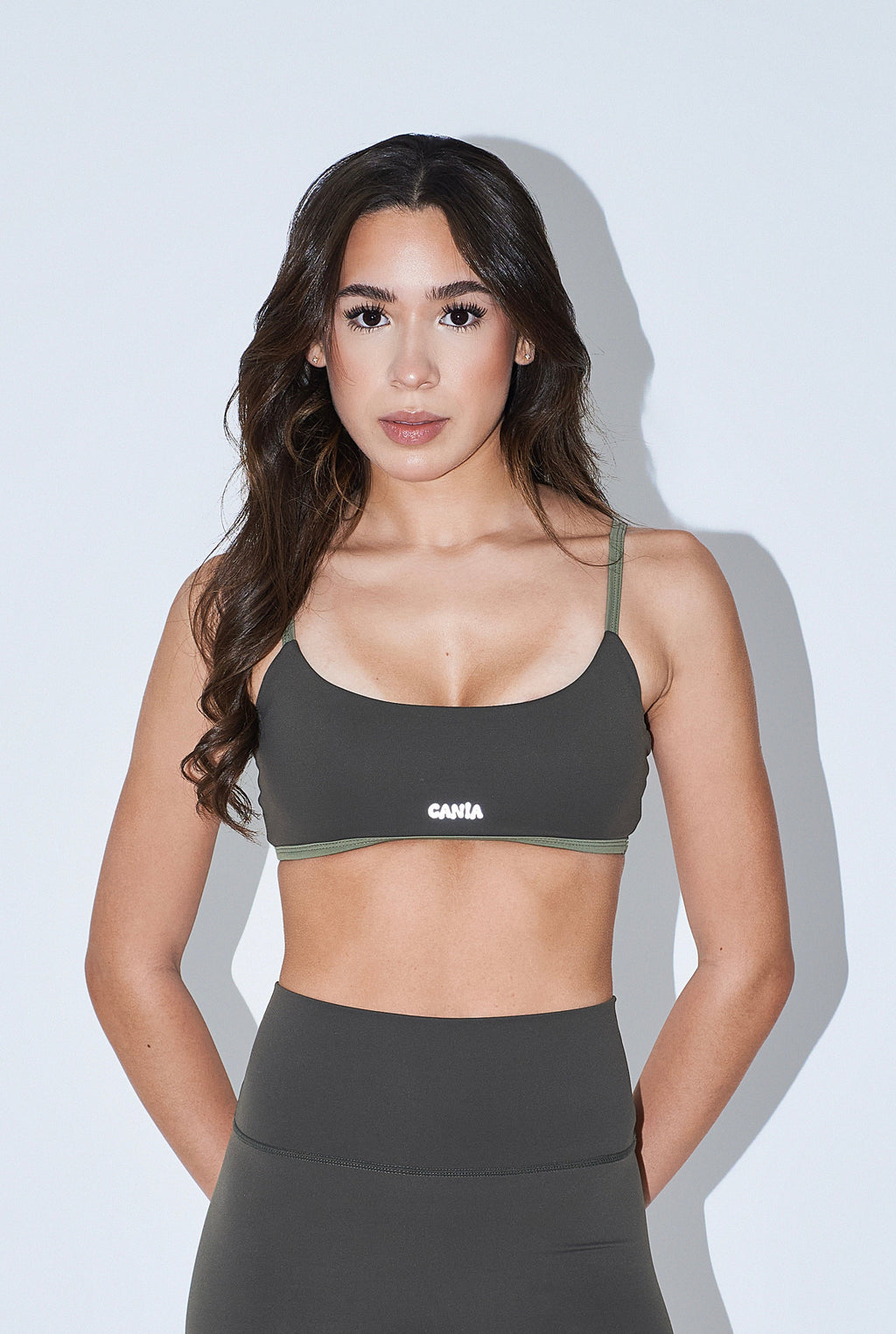 BICOLOR TOP - OLIVE GREEN