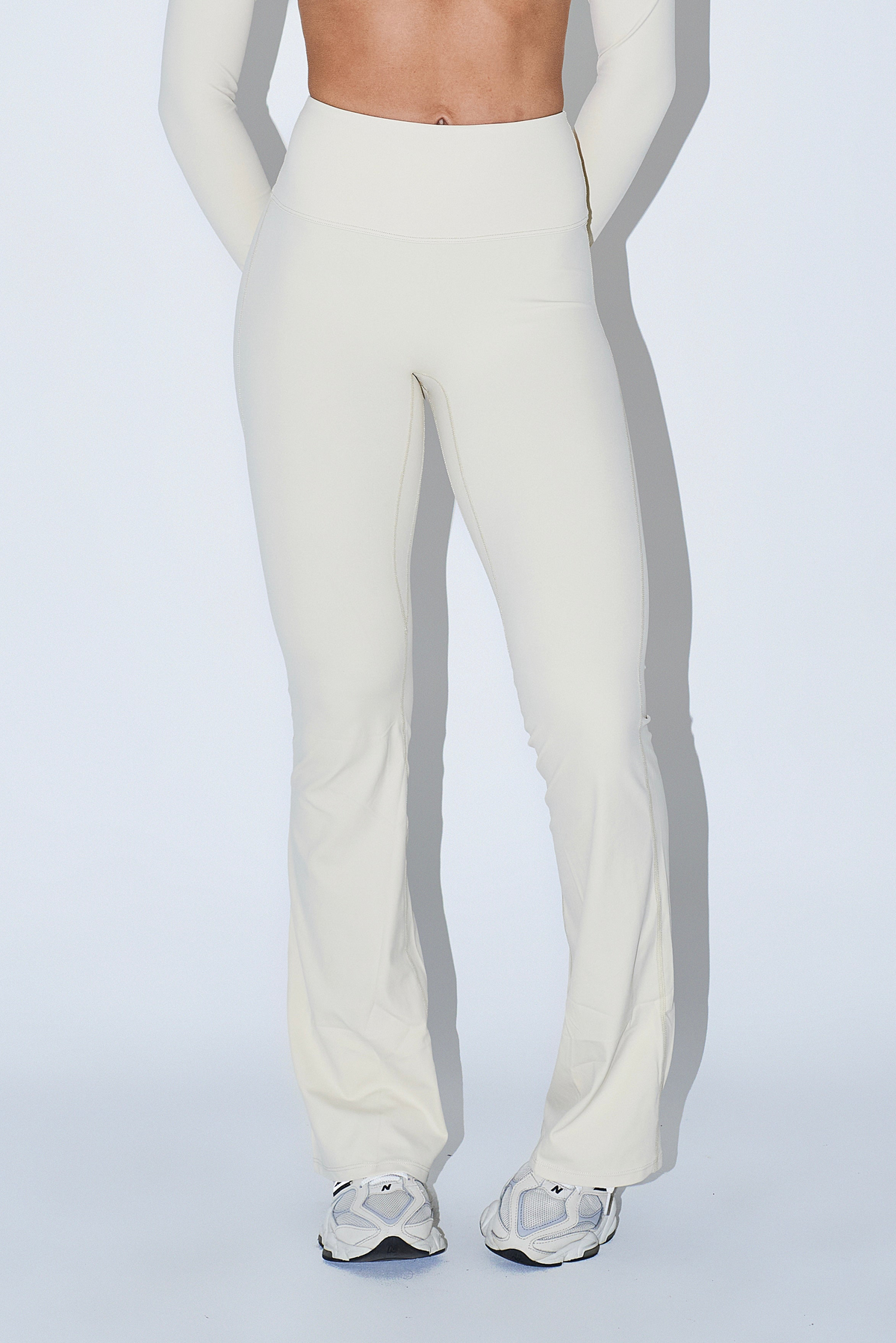 DAHLIA FLARE LEGGINGS - CREAM